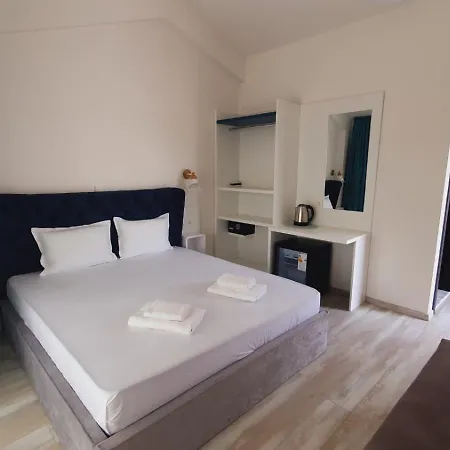 Sunny Aparthotel 4*