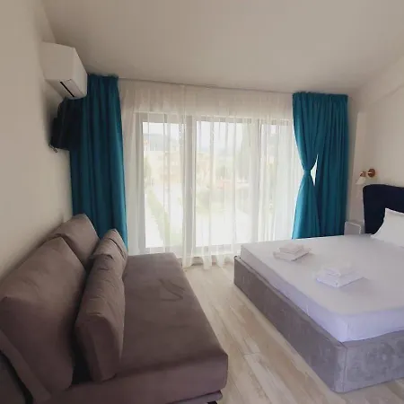 Sunny Lägenhetshotell 4*