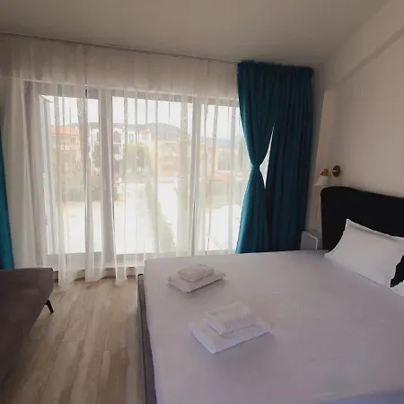 Apart Otel Sunny Potos